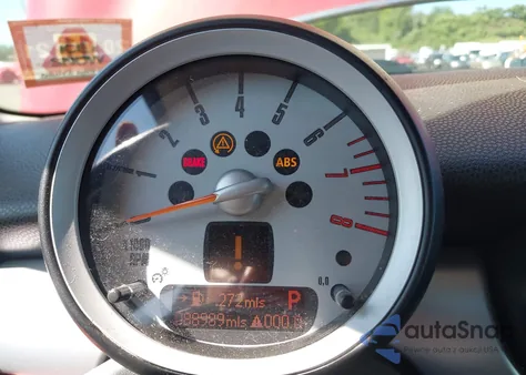 2010 Mini Cooper S S из США, поврежденный, VIN WMWMF7C52ATZ70834